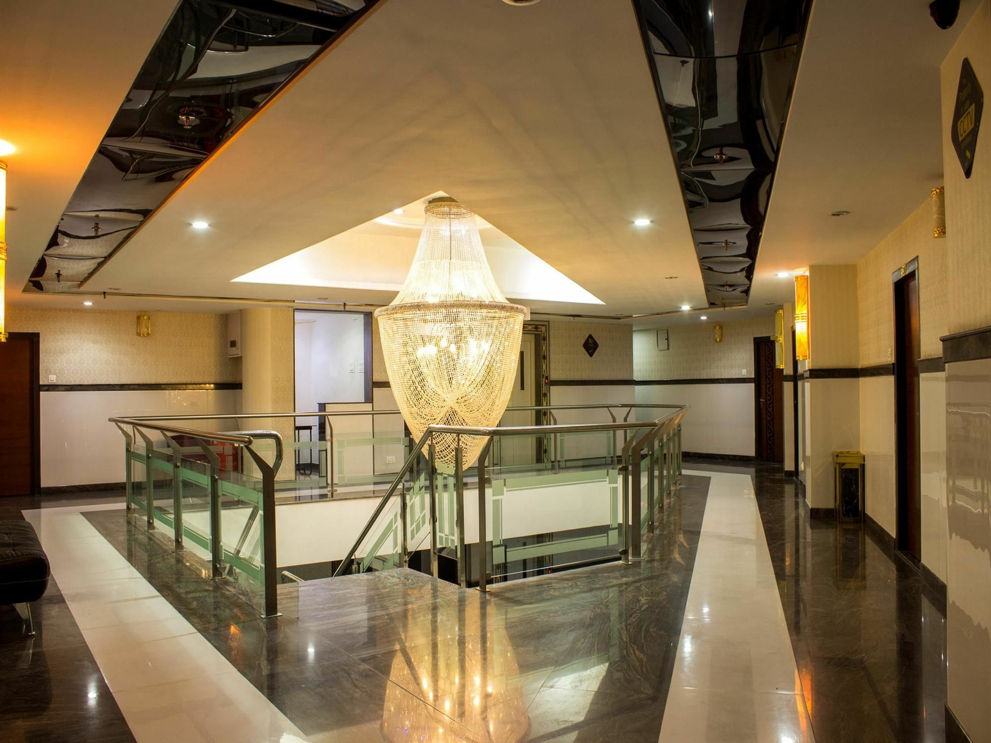 Treebo Trend Orient Grand Hotell Nagpur Eksteriør bilde